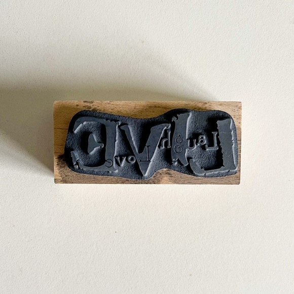 LIVE LAUGH LOVE RUBBER STAMP AMERICAN ART KC9022F Wood Mounted Stamp - Picture 3 of 7